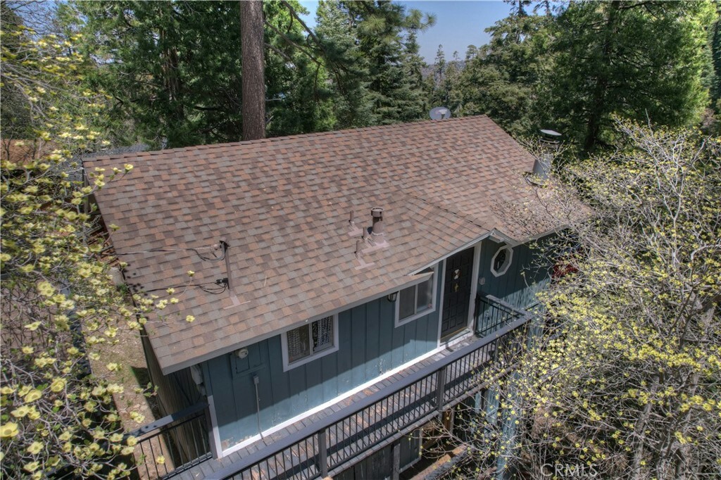 Property Photo:  725 Oakmont Lane  CA 92352 