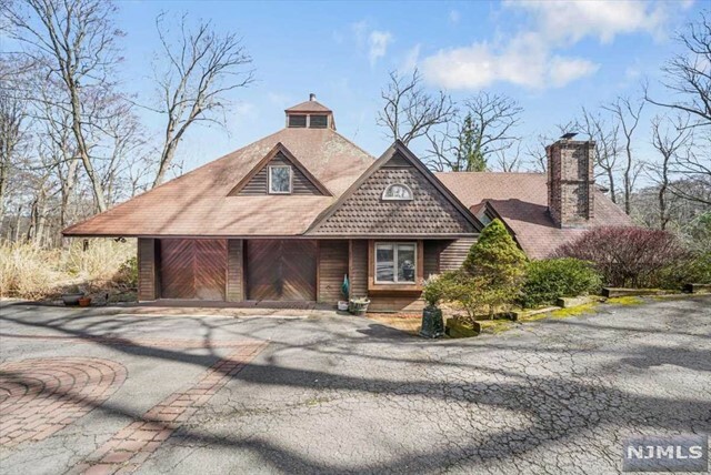 Property Photo:  1 Lookout Road  NY 10987 