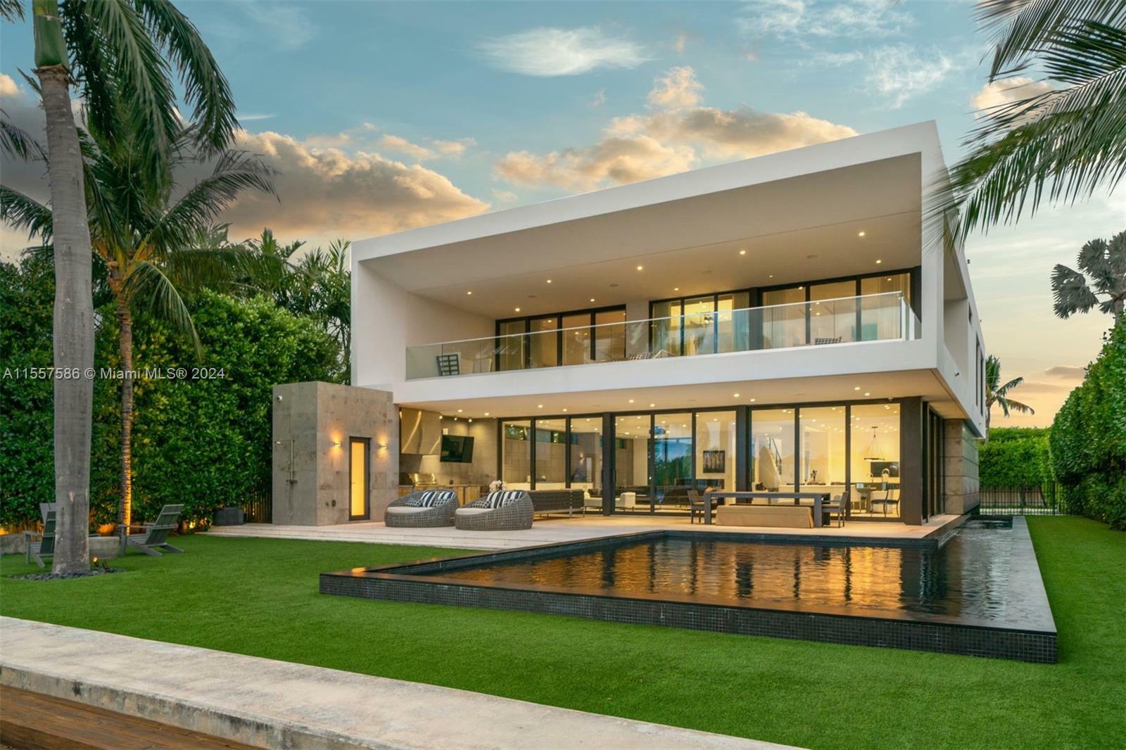 Property Photo: 700 Lakeview Dr FL 33140