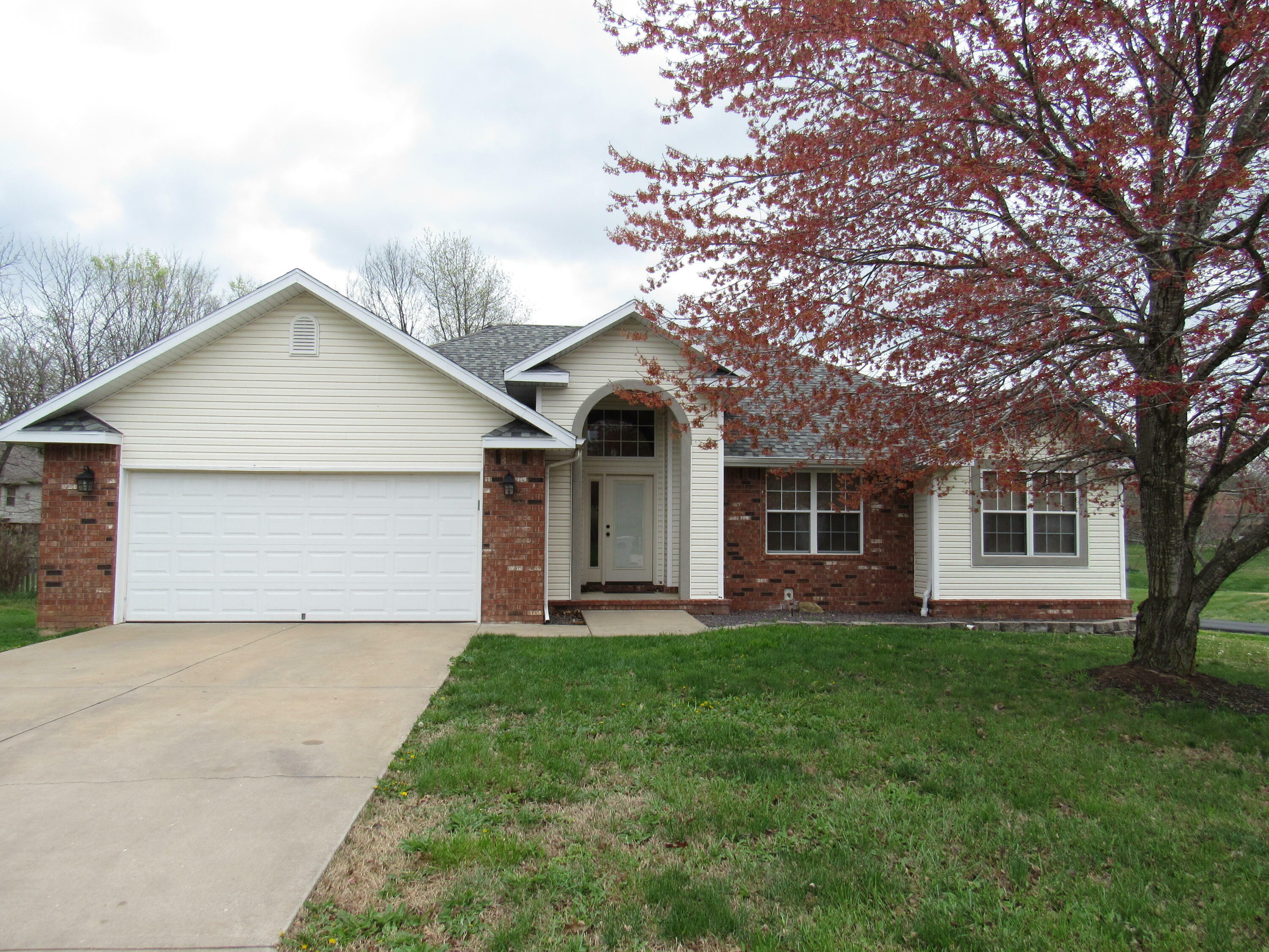 Property Photo:  710 S Fountain Avenue  MO 65738 