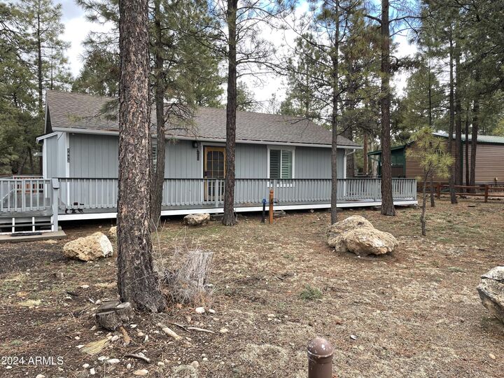 Property Photo:  2933 Breezy Pine Drive  AZ 85933 