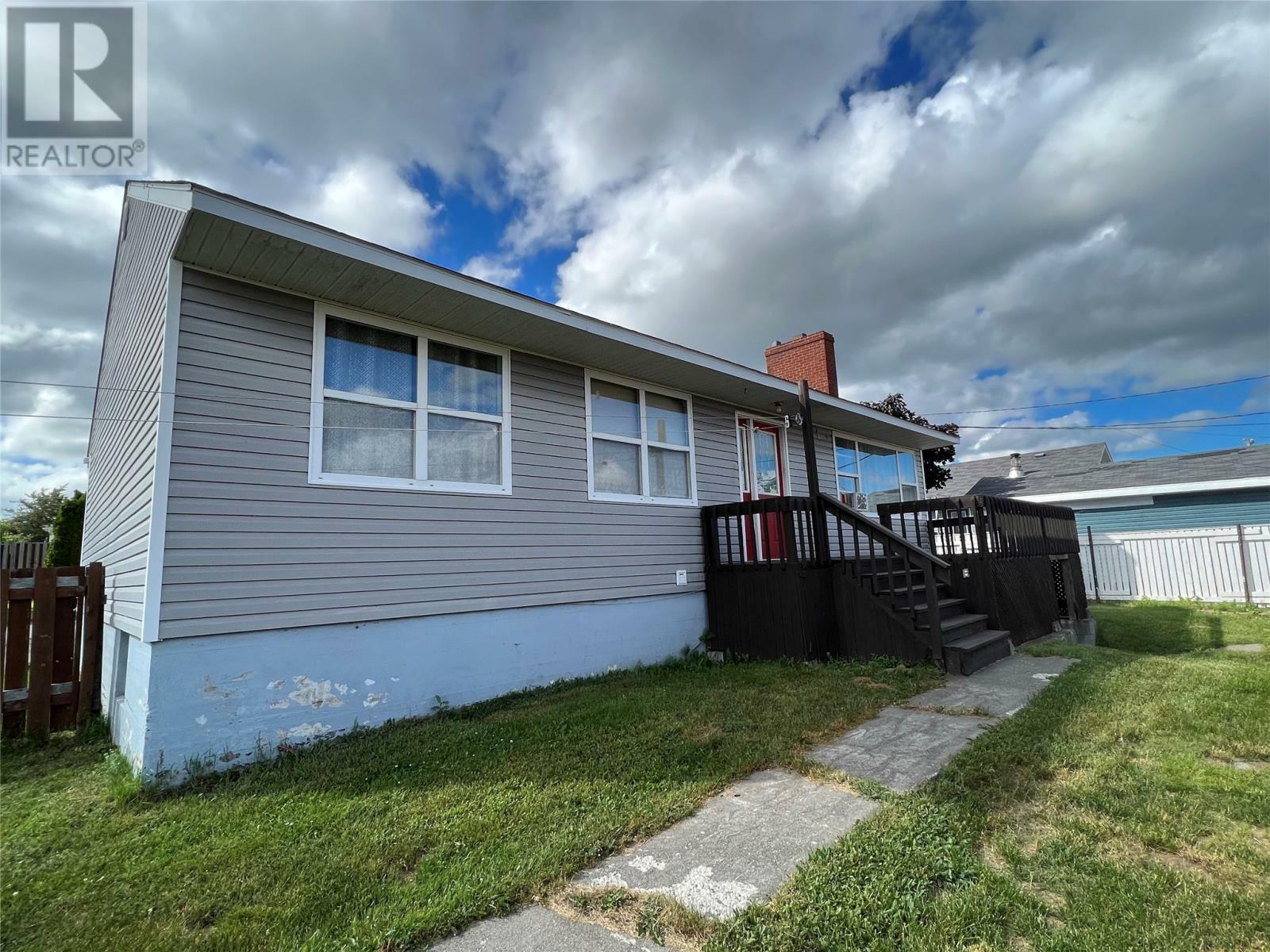 1 Chestnut Place  Grand Falls-Windsor NL A2B 1E2 photo