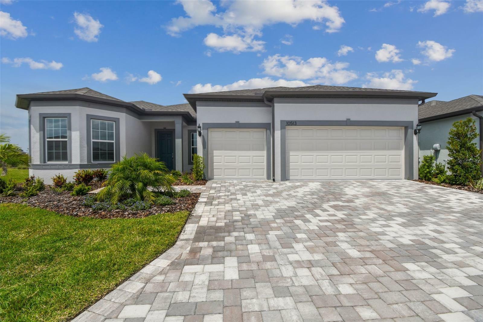 Property Photo:  10513 Sea Pines Place  FL 34219 