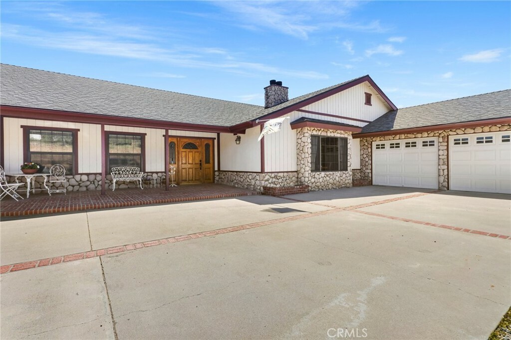 Property Photo:  5329 Hubbard Road  CA 93510 