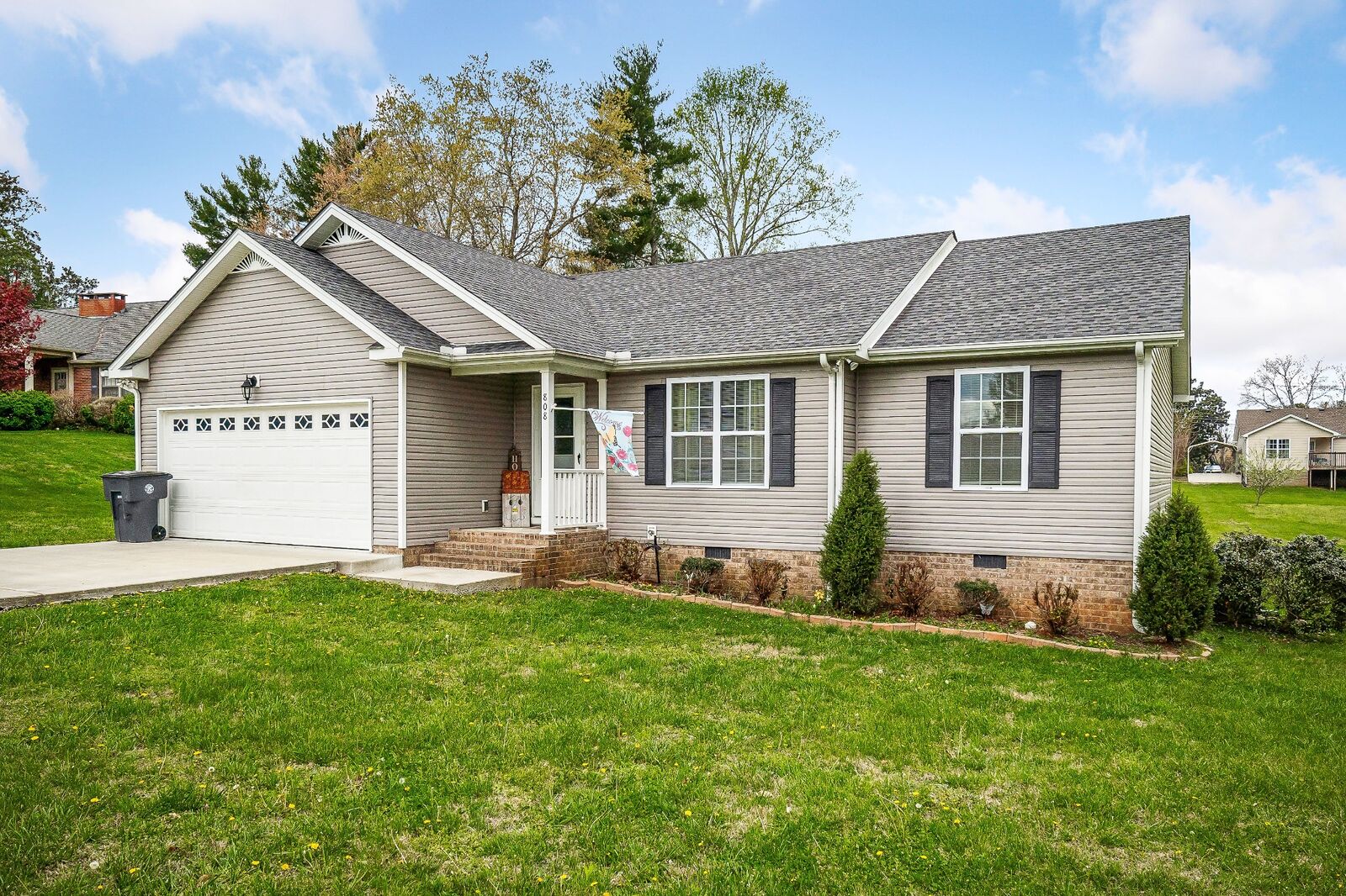 Property Photo:  808 Boyd Ave  TN 37110 