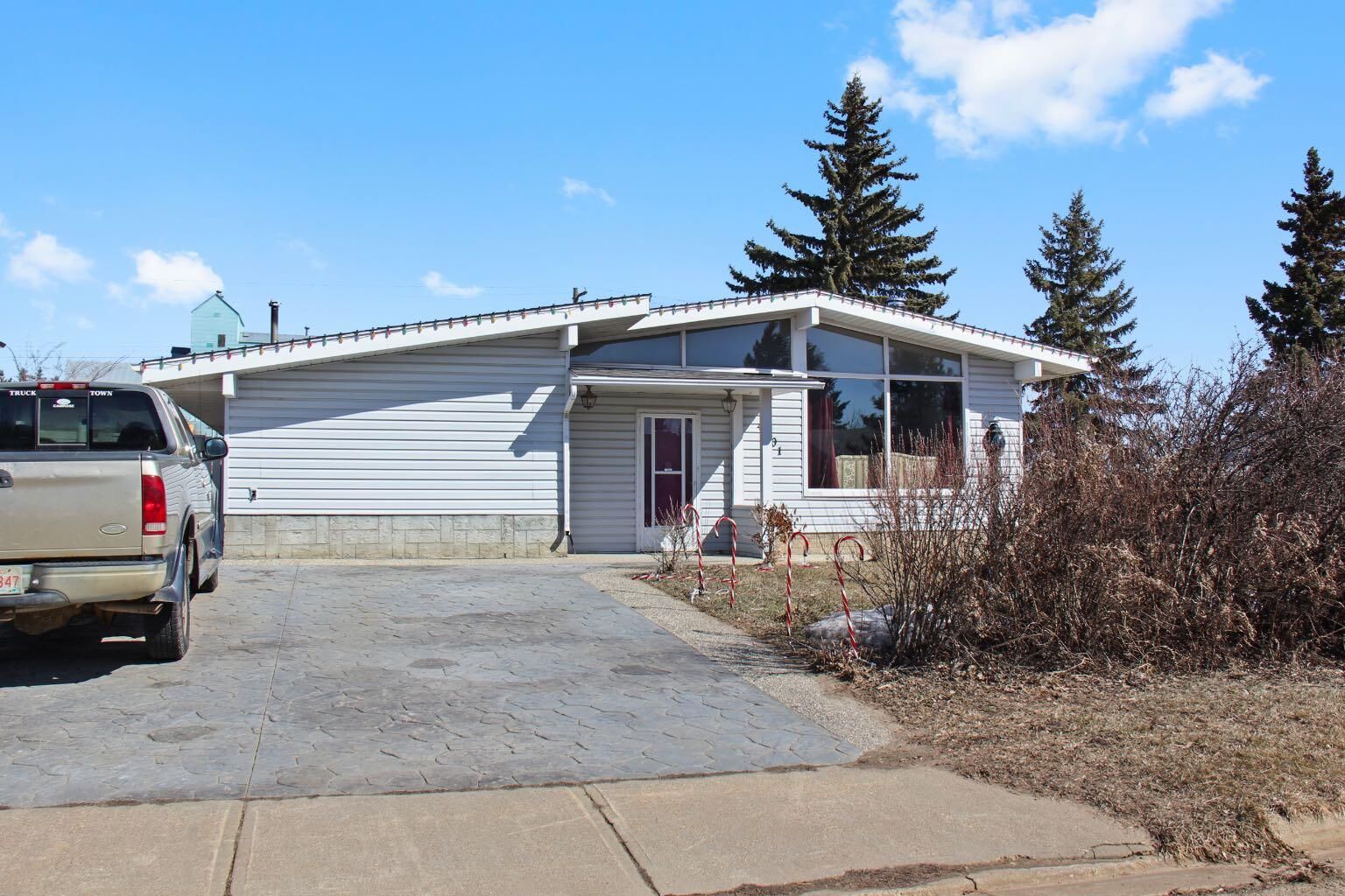 Property Photo: 4801 49 Avenue AB T0B 1N0