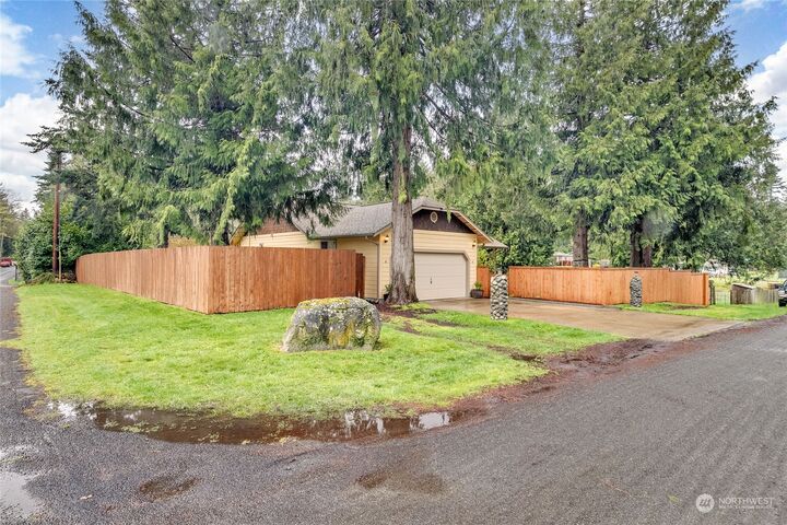 Property Photo:  143 West Maude Street  WA 98339 