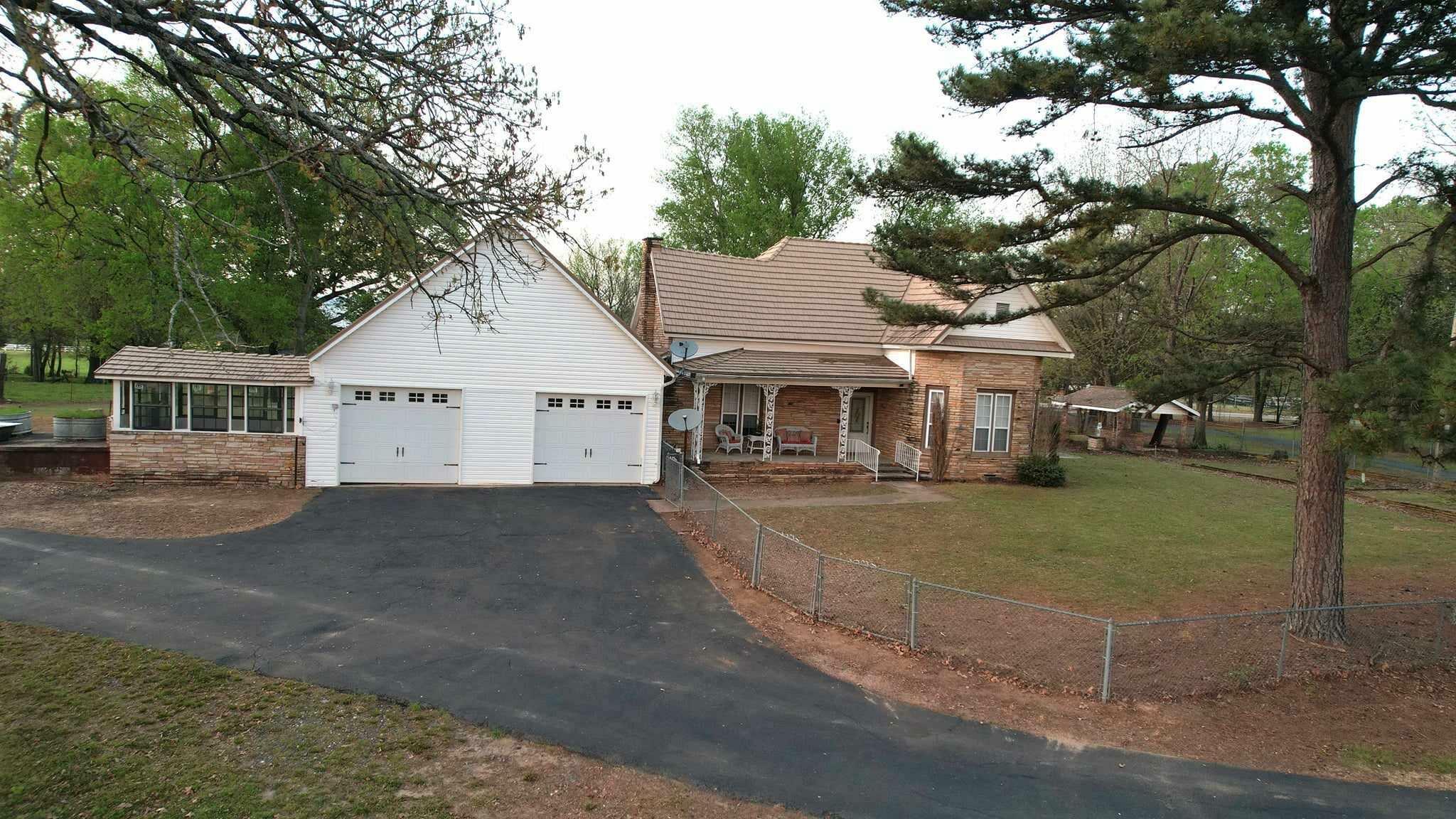 Property Photo:  2101 E Main Street  AR 72830 