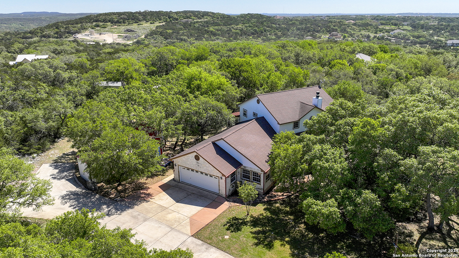 Property Photo:  930 County Road 2720  TX 78056 