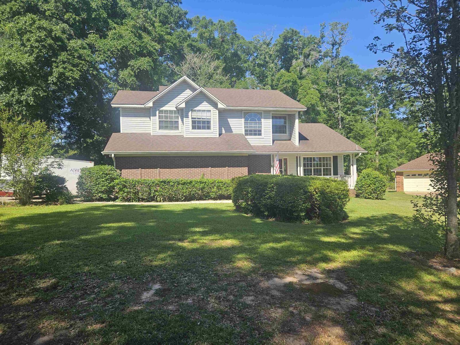 Property Photo: 1552 E Blockford Ct East FL 32317-9461