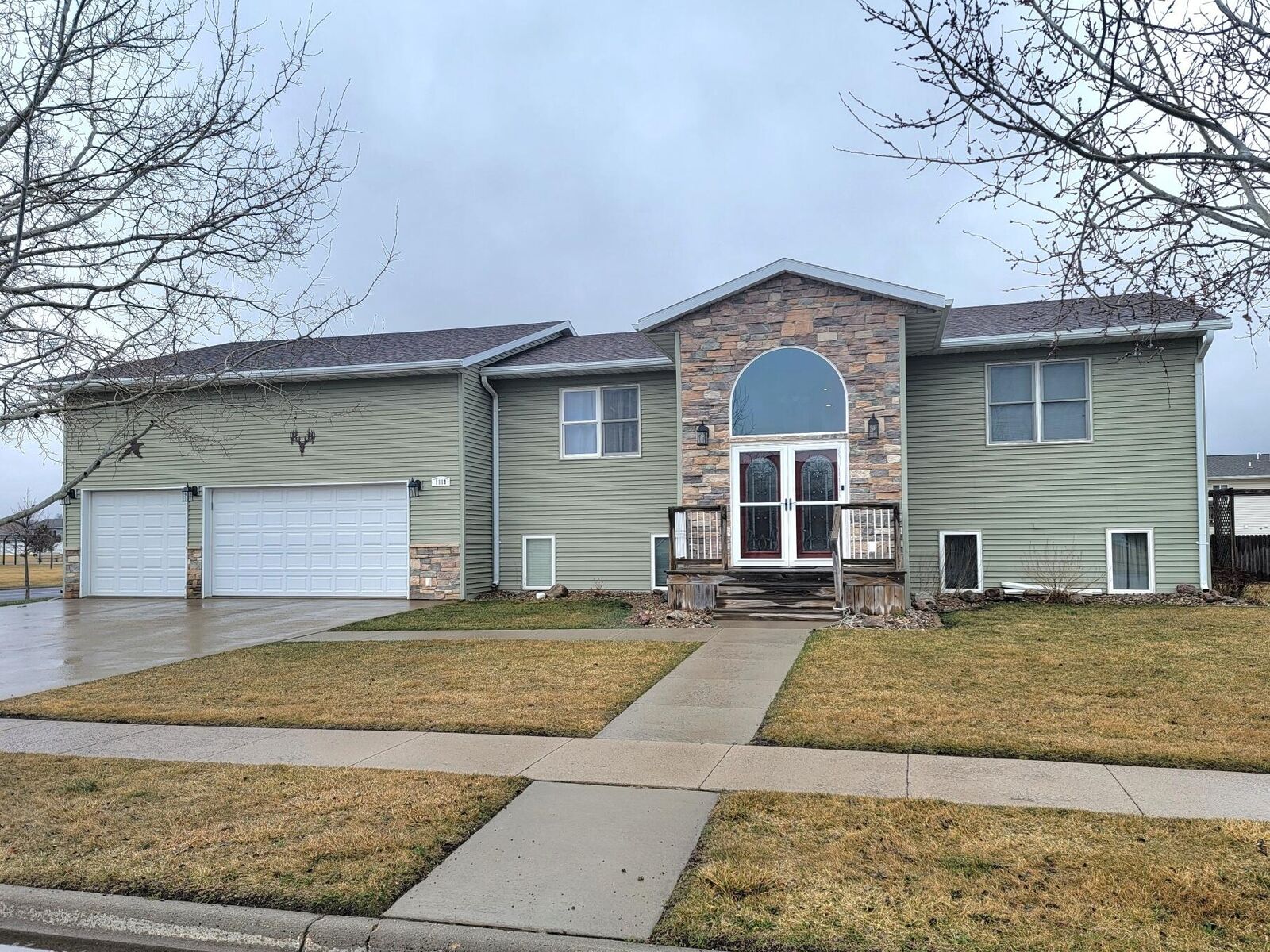 Property Photo: 1118 SW 15th Ave SD 57401
