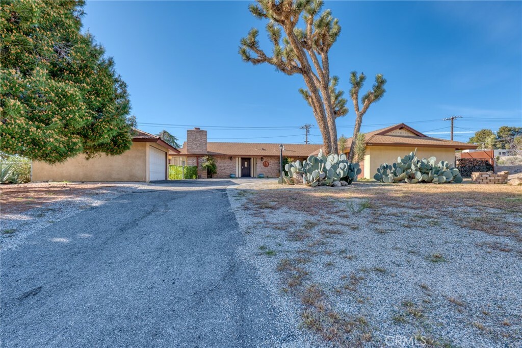 Property Photo:  54935 Benecia Trail  CA 92284 