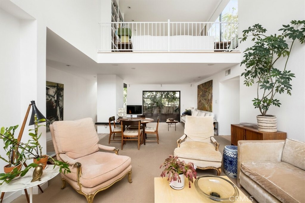 Property Photo:  909 Sierra Bonita Ave. 311  CA 90046 