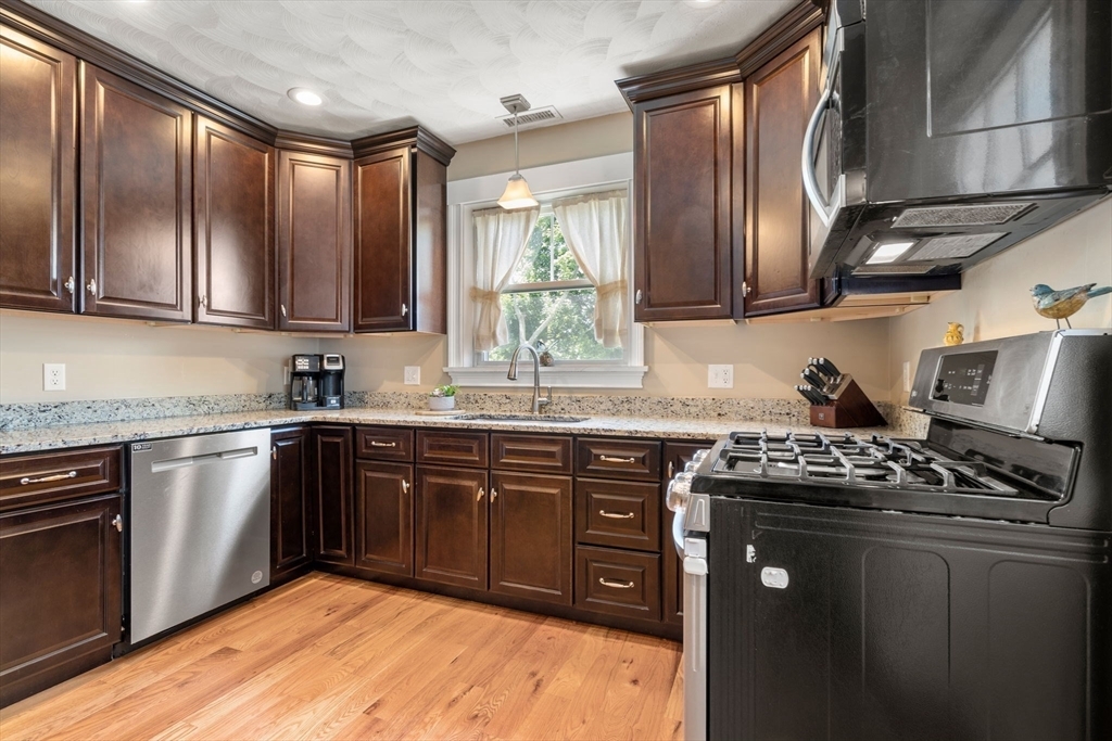 Property Photo: 10 Fields Court 10 MA 02176