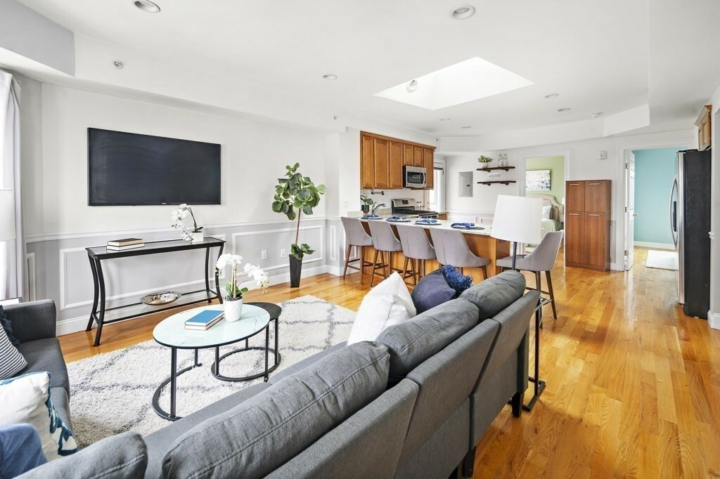 Property Photo:  2 Berwick St 3  MA 02145 