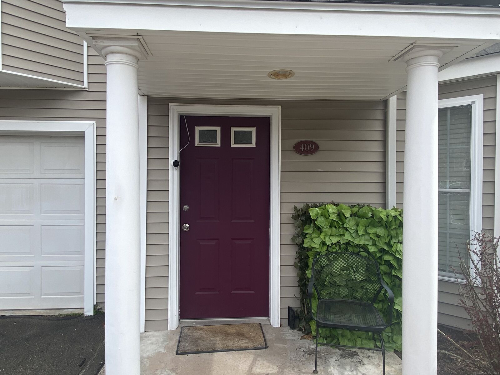 Property Photo:  157 Leeder Hill Drive Apt 409  CT 06517 