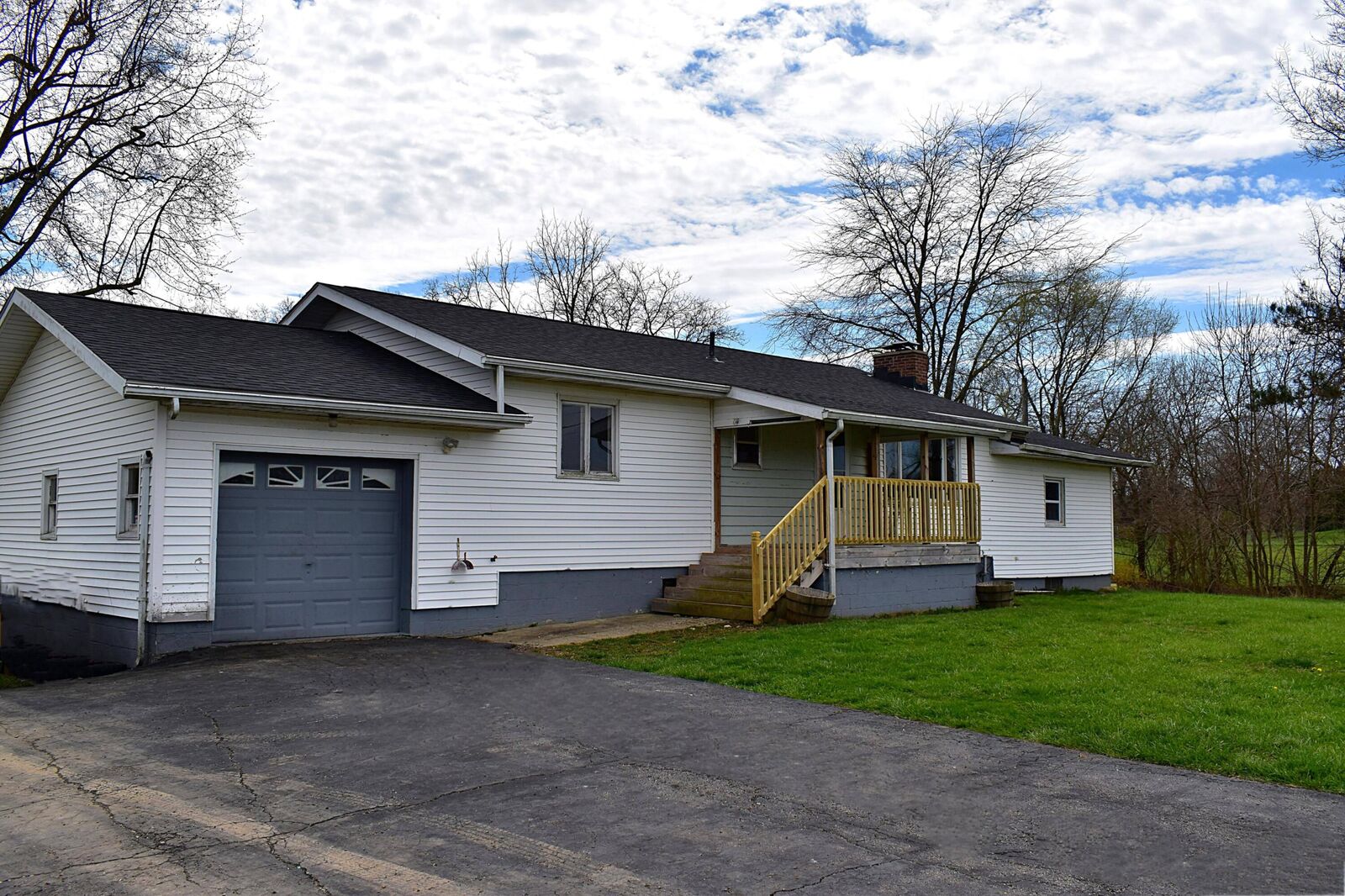 Property Photo:  8715 State Route 161  OH 43044 