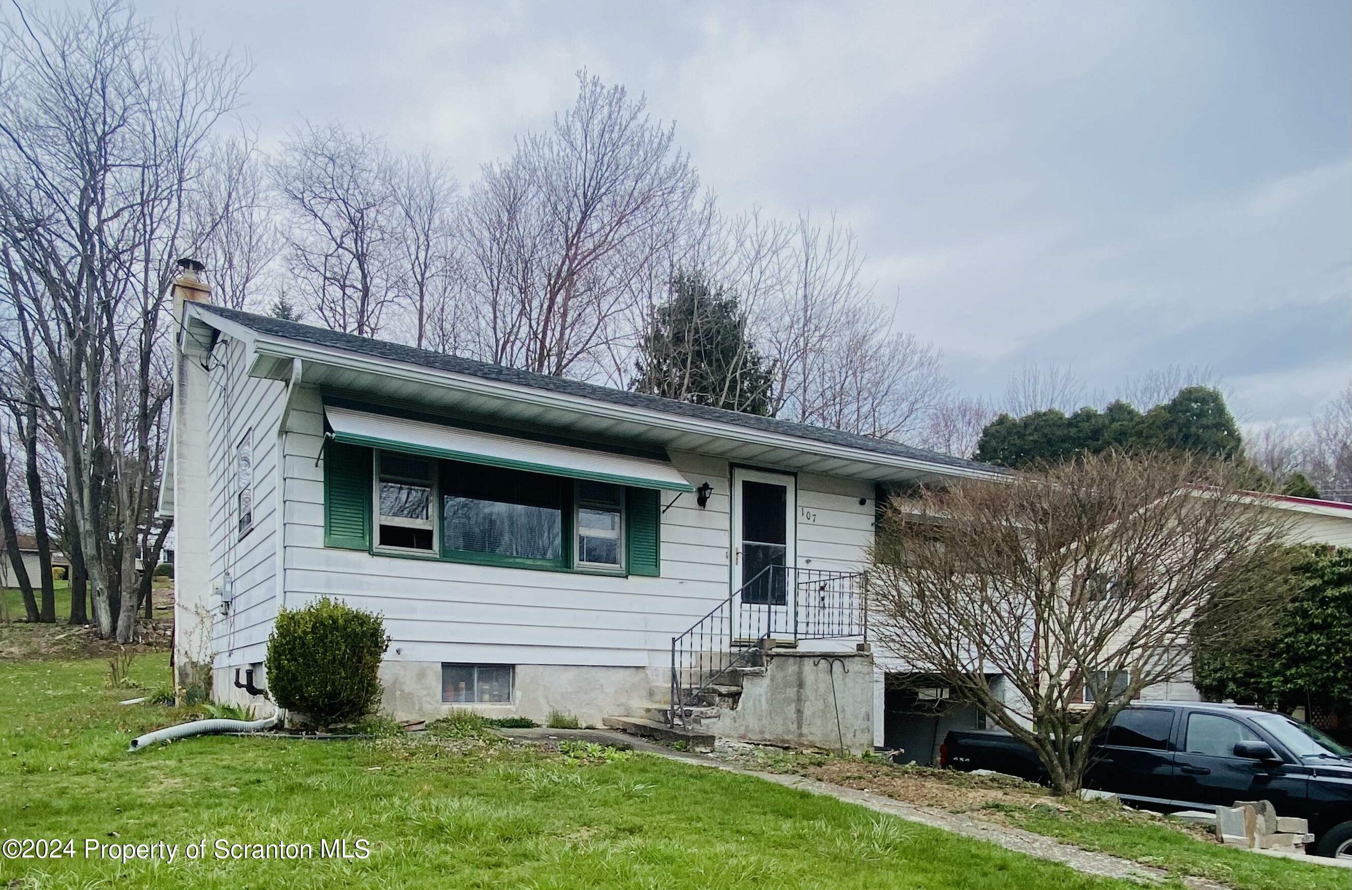 Property Photo:  107 Gardner Street  PA 18444 