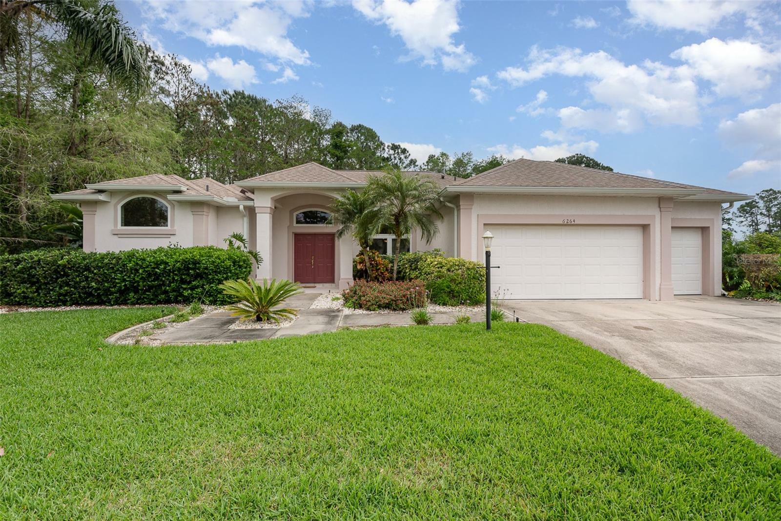 Property Photo: 6264 Saint Thomas Court FL 32128