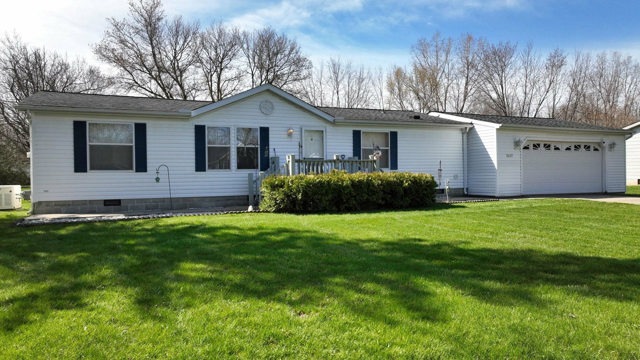 Property Photo:  2437 Bingham  MI 48420 