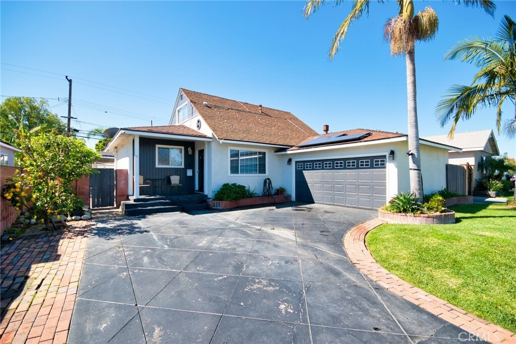 Property Photo: 8212 Canterbury Way CA 90620