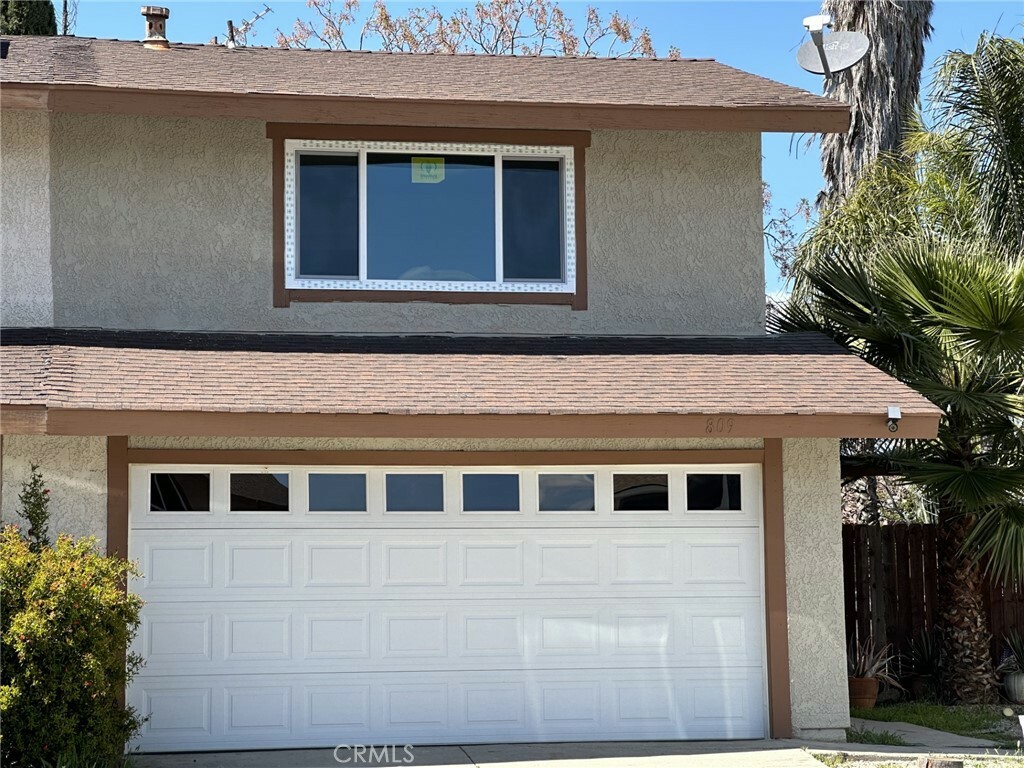 809 Canary Court  Lake Elsinore CA 92530 photo