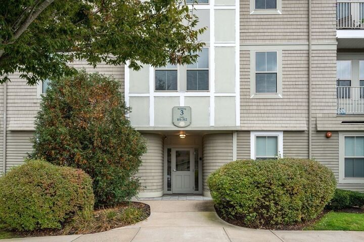Property Photo:  3 Harvest Drive 212  MA 01845 