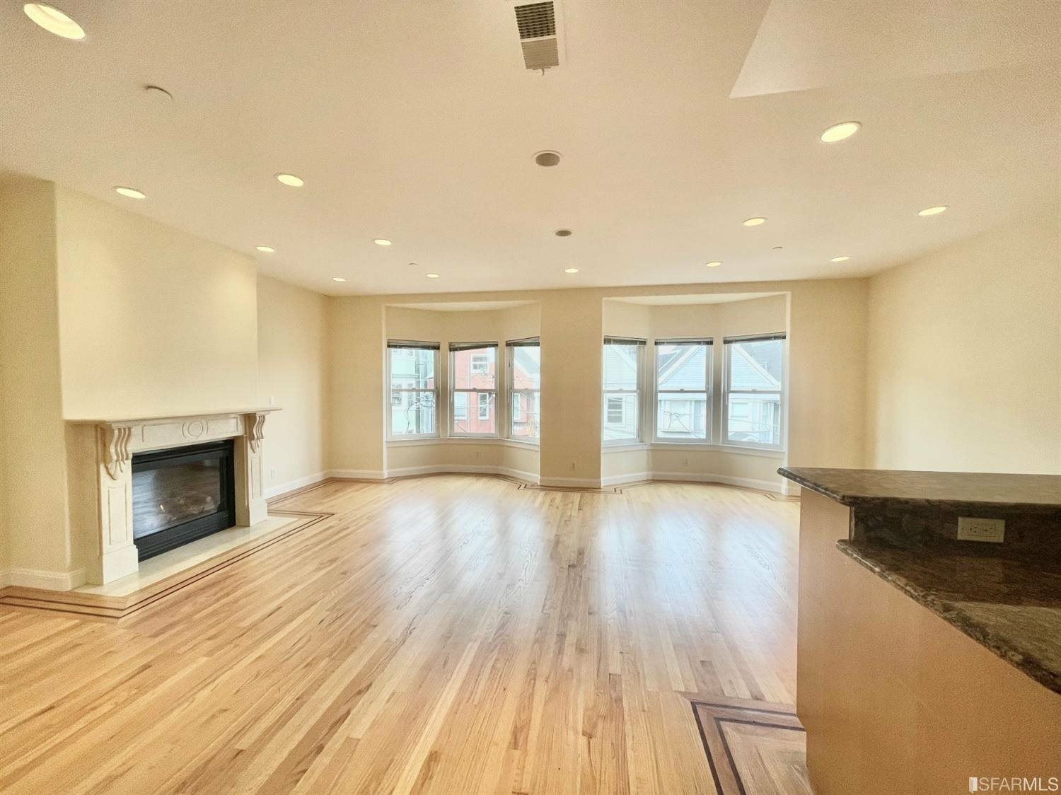 Property Photo: 4075 18th Street CA 94114