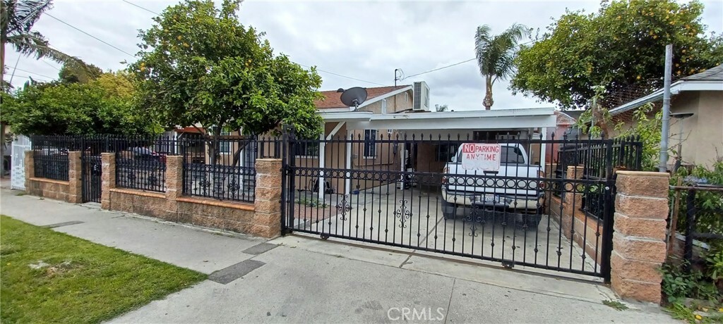 Property Photo:  1816 E 63rd Street  CA 90001 