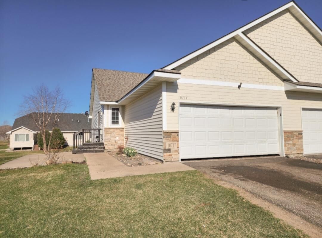 Property Photo:  10717 Knollwood Lane  MN 55129 