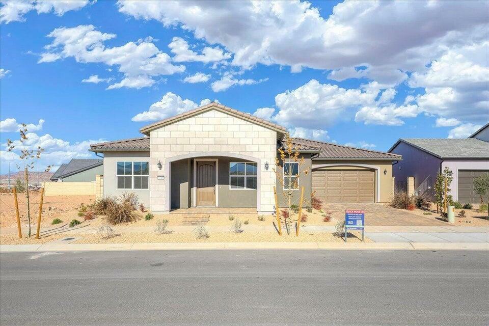 Property Photo: 1240 W Cactus Wren Dr UT 84790