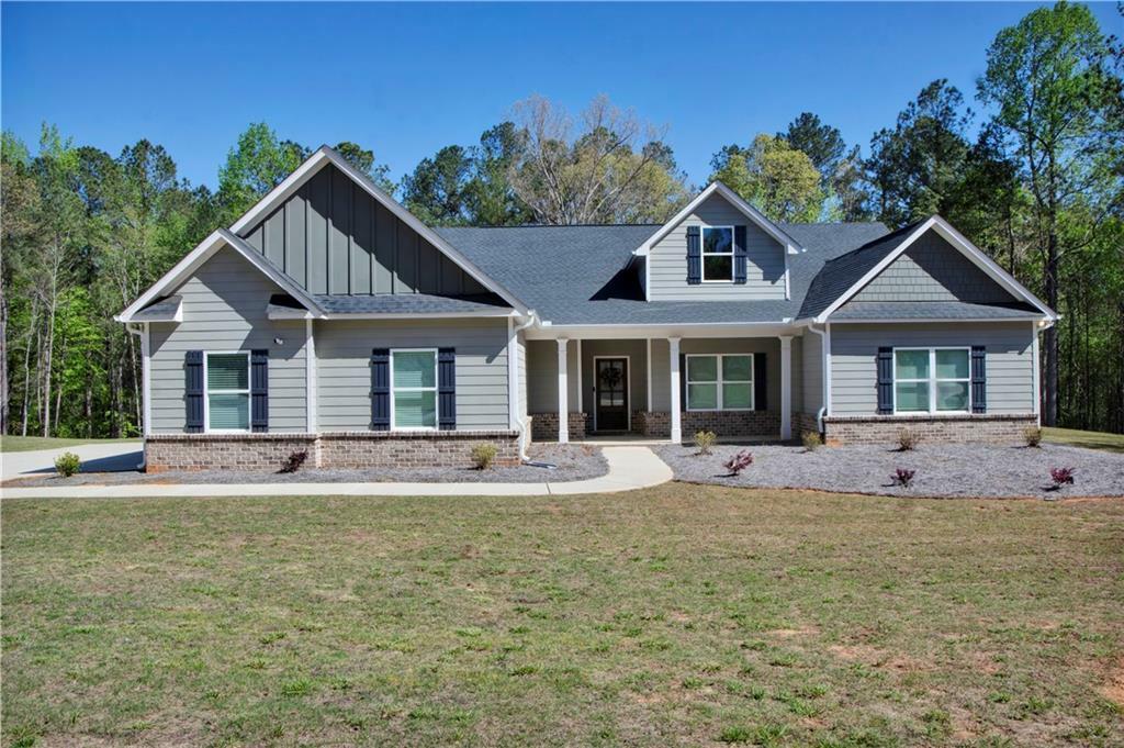 Property Photo: 105 Hawthorn Lane GA 30014