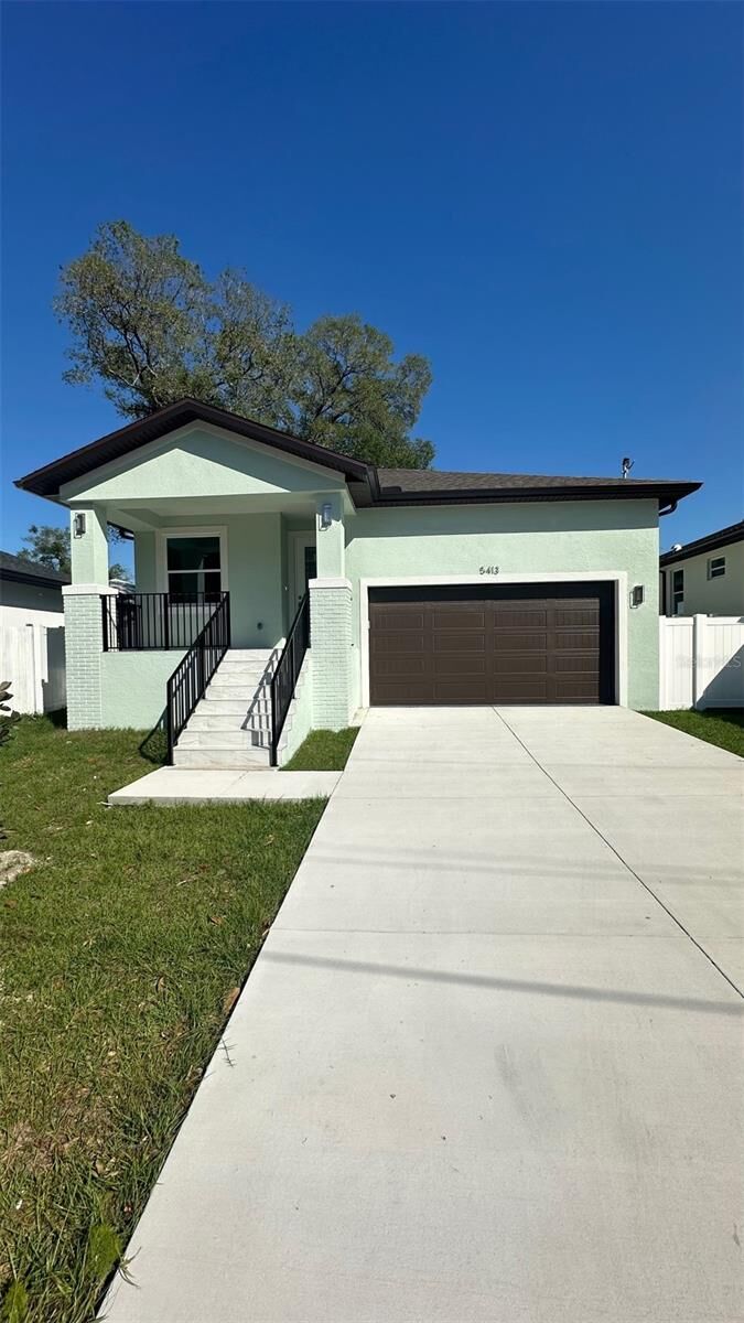 Property Photo:  5413 N Forest Hills Drive  FL 33603 