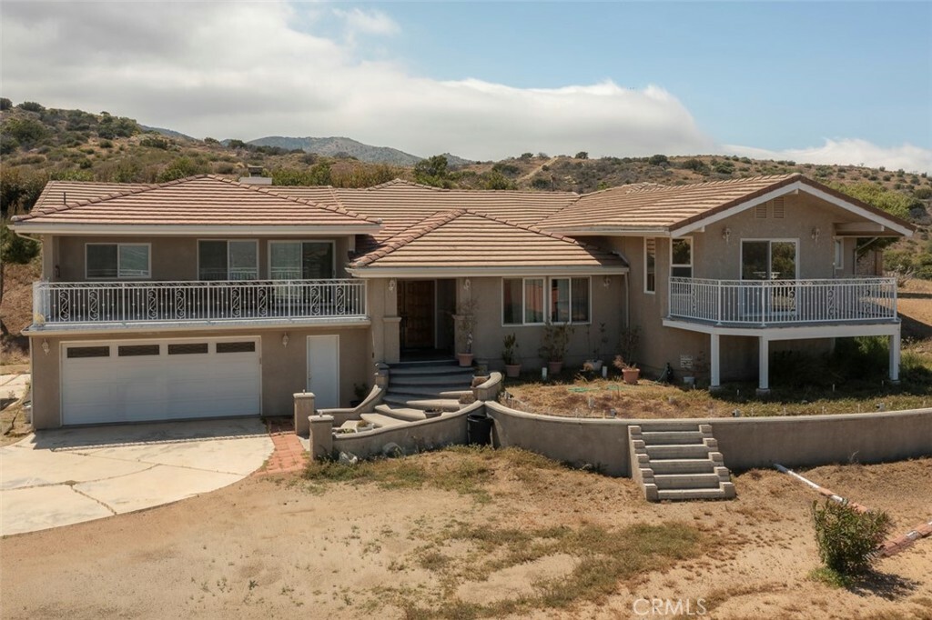 Property Photo:  1157 Lakeview Drive  CA 93551 