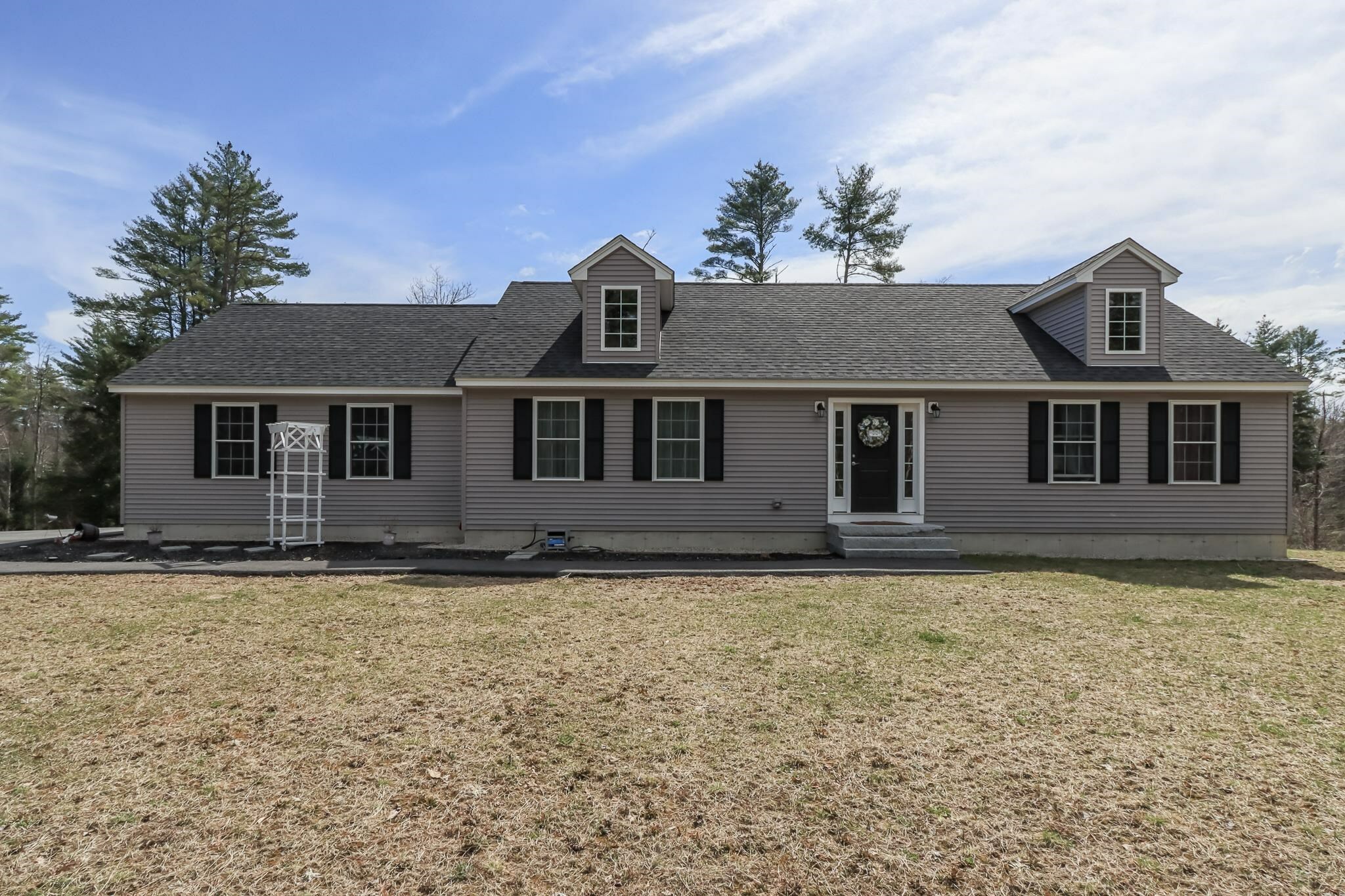 Property Photo:  230 Lower Ridge Road  NH 03307 