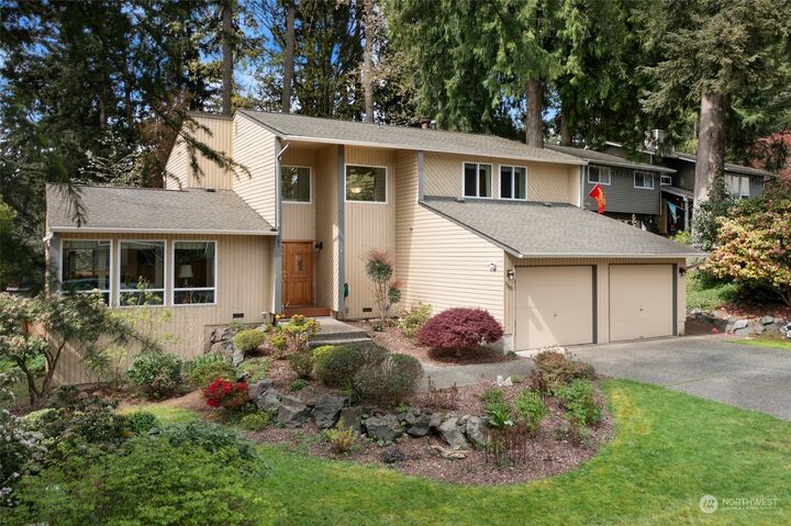 Property Photo:  11221 116th Place NE  WA 98033