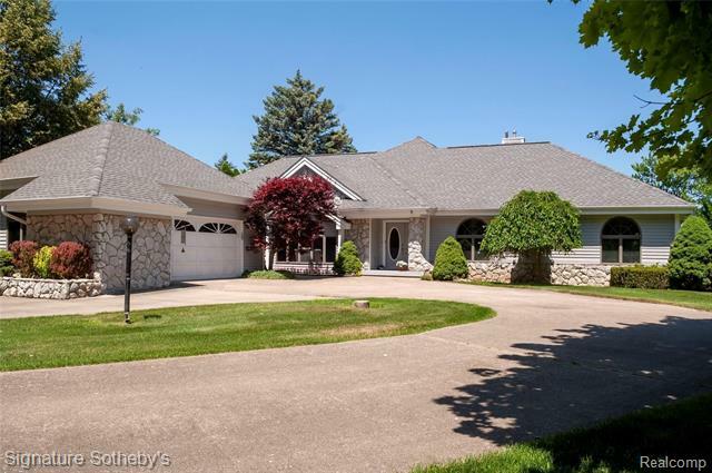 Property Photo:  2020 Lake Angelus Shores  MI 48326 