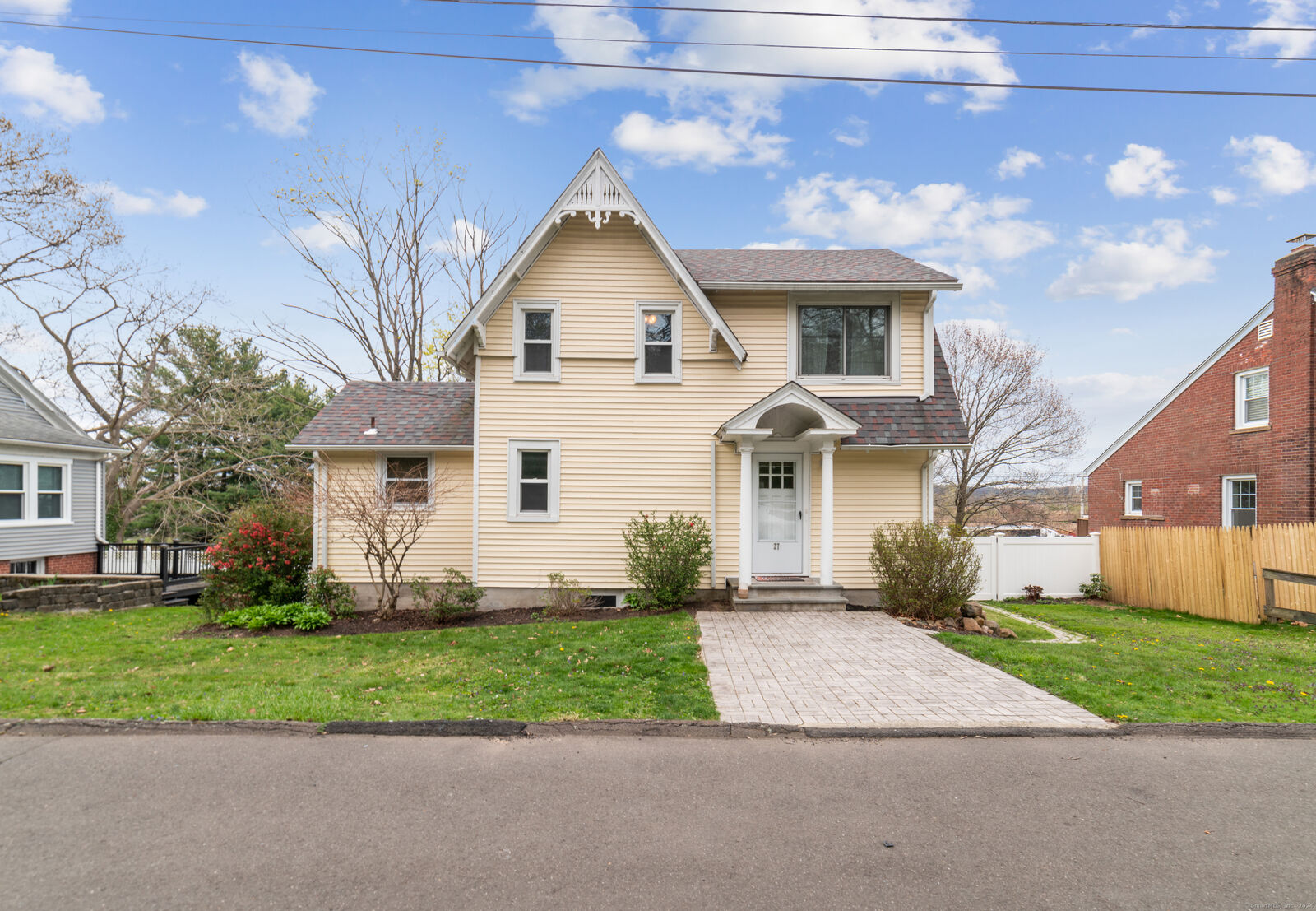 Property Photo:  27 Maple Street  CT 06517 