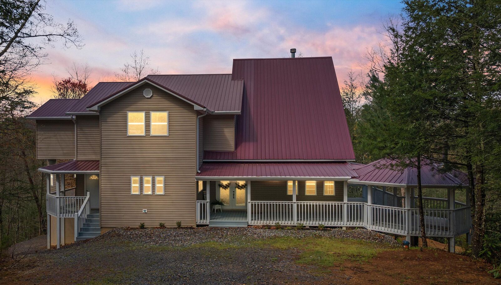 Property Photo: 917 Hickory Hollow Way TN 37722