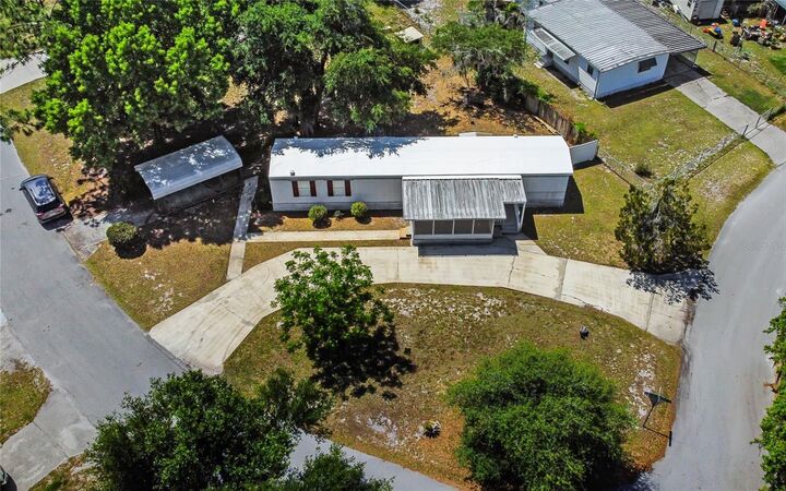 Property Photo: 35313 Lake Bradley Drive FL 34788