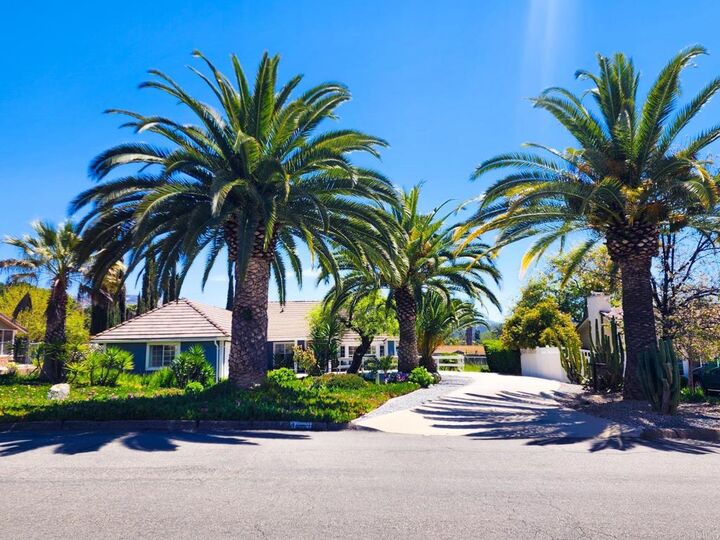 Property Photo:  16057 Oakley Road  CA 92065 