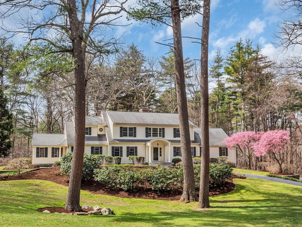 Property Photo: 16 Buttonwood Ln MA 02493