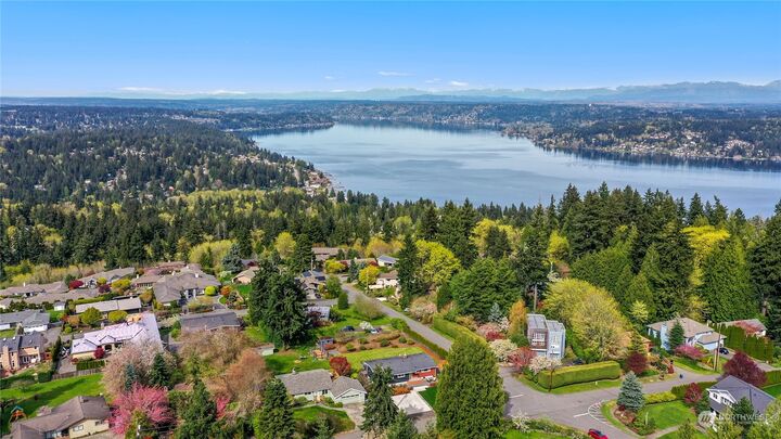 Property Photo:  16618 SE 45th Street  WA 98006 