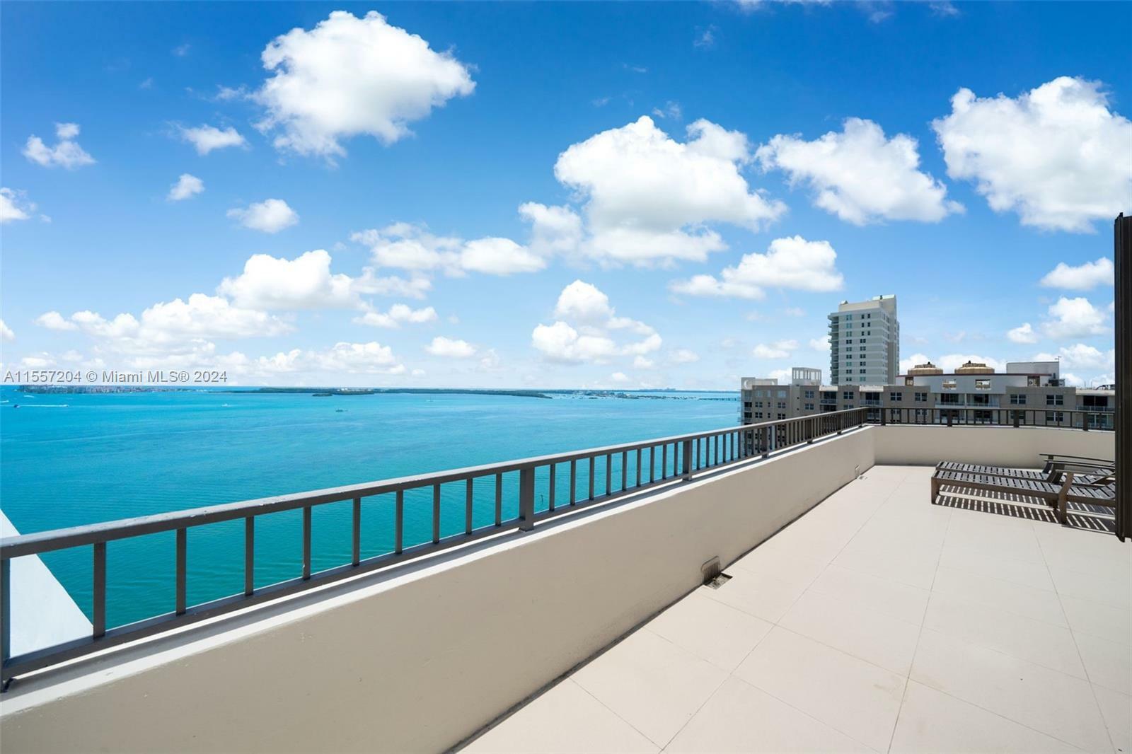 Property Photo:  520 Brickell Key Dr Ph03  FL 33131 