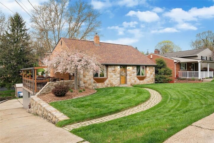 706 Artvue Dr  Pittsburgh PA 15243 photo