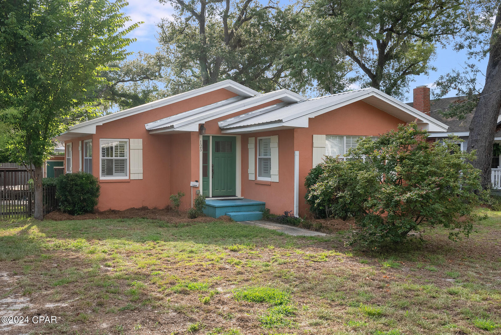 Property Photo:  125 S Cove Boulevard  FL 32401 