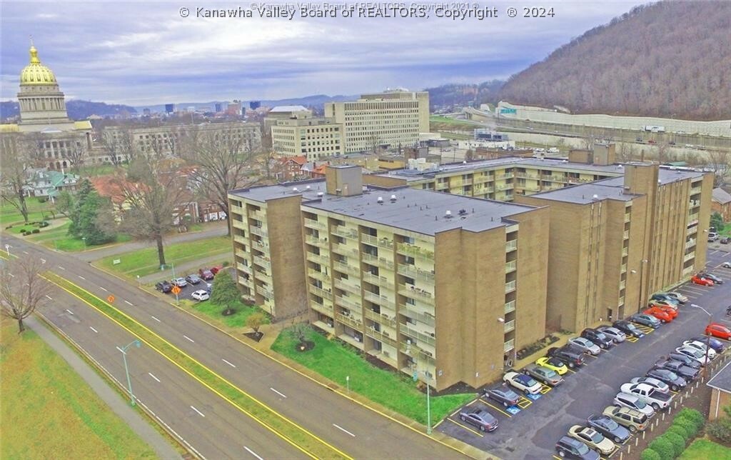2106 Kanawha Boulevard E 423  Charleston WV 25311 photo
