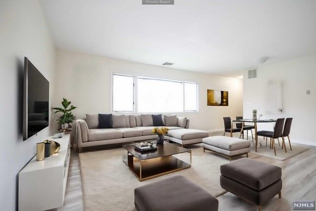 Property Photo:  89 Kansas Street 2C  NJ 07601 