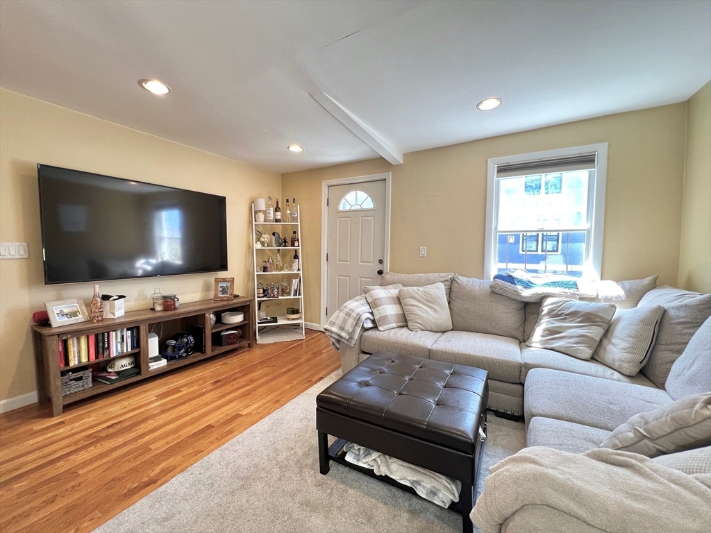 Property Photo:  683 E 2nd St 3  MA 02127 