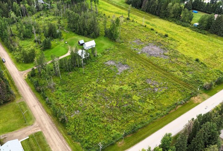Property Photo: 6432 17 Avenue AB T7E 1S4